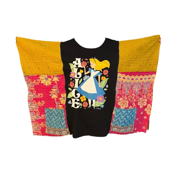 Handmade Upcycled ALICE IN WONDERLAND Kantha Tunic with Pockets NWT One Size - Picture 4 of 8